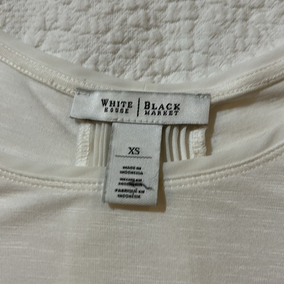 White House black market accordion back top. XS. - Picture 5 of 7